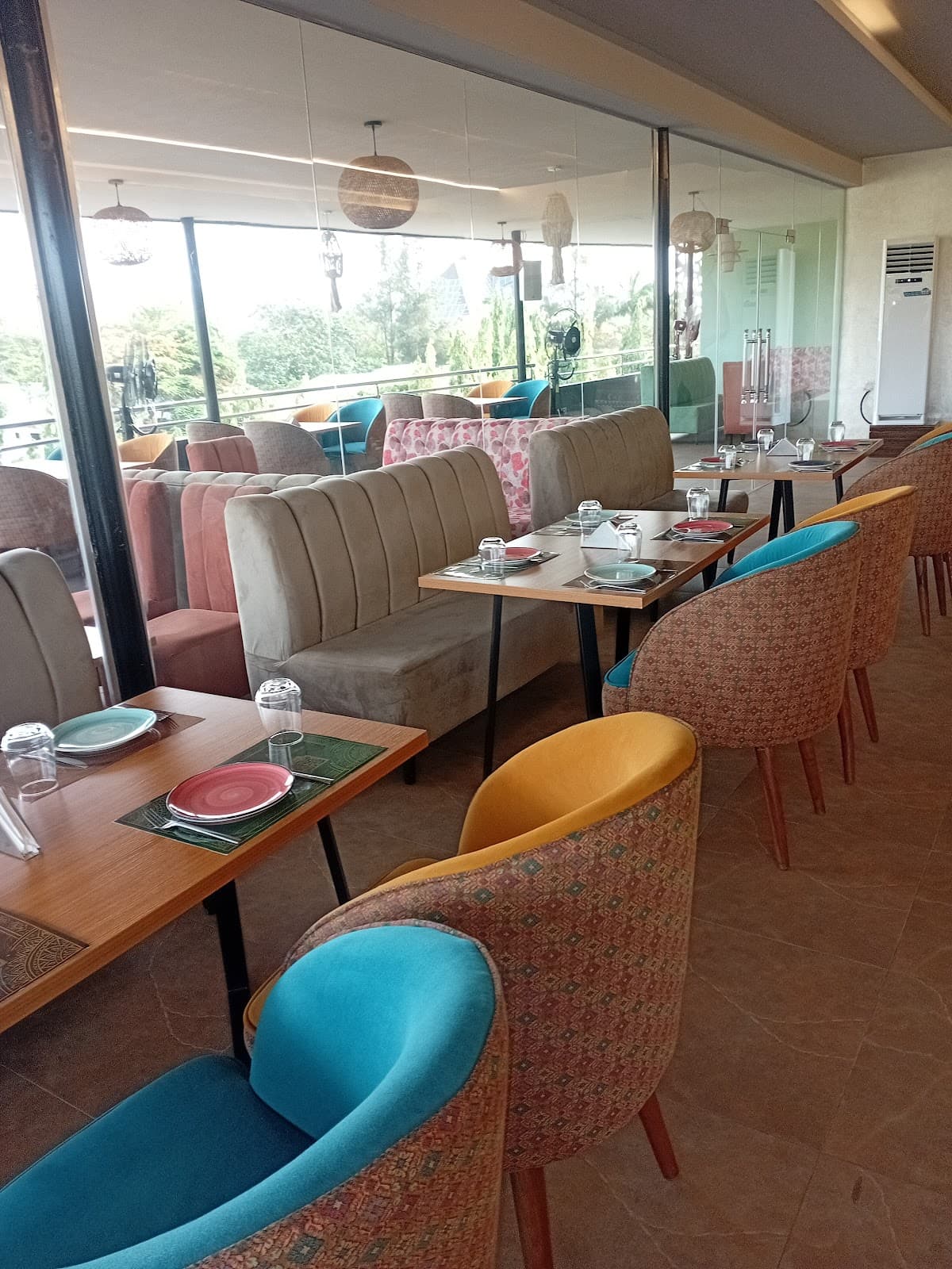 AMI Resto-Lounge gallery 2