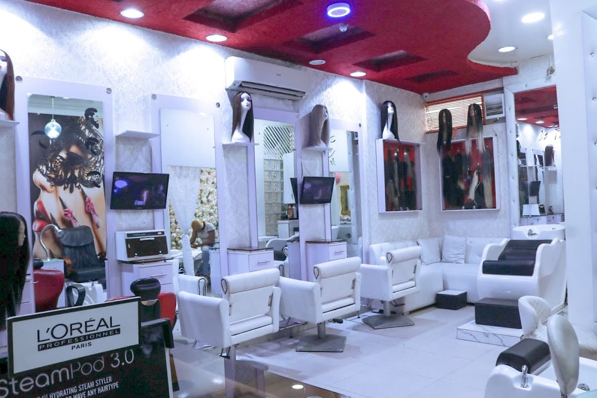 Johnnys Salon & Spa, Salon in Lagos, Lagos