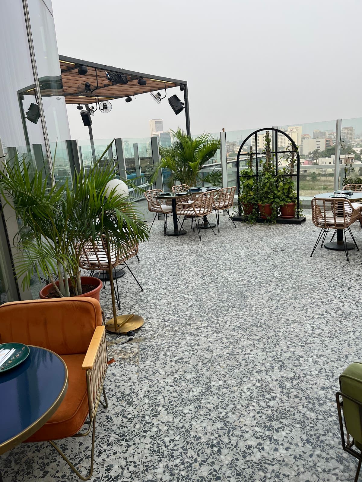 Kaly Restaurant & Bar Lounge, Restaurant in Victoria Island, Victoria Island