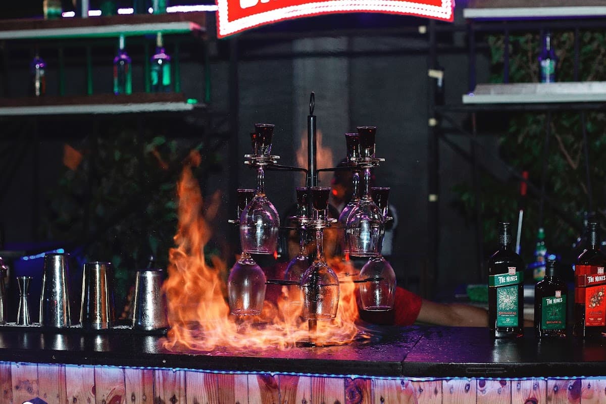 Old English Bar & Grills, Lounge in Owerri, Owerri