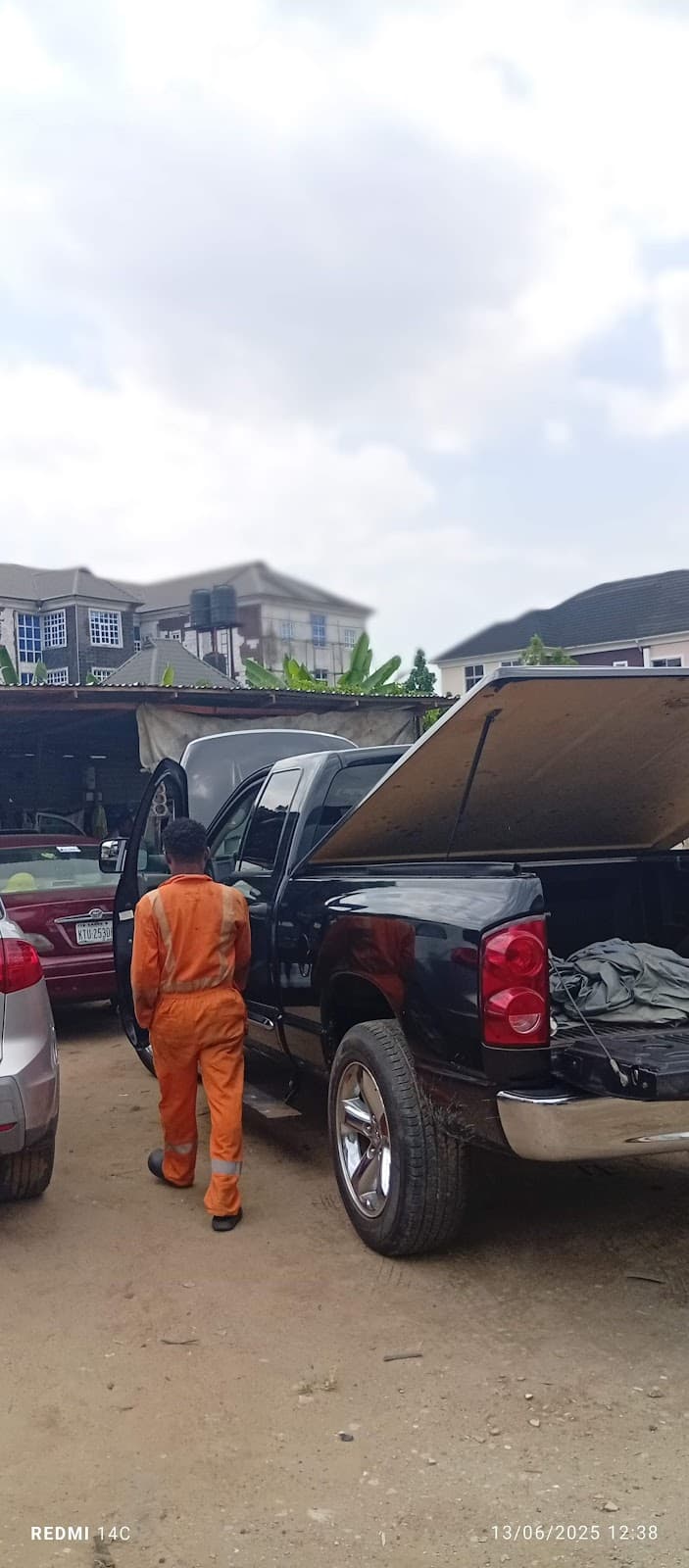 Solomon's auto electrical workshop gallery 1