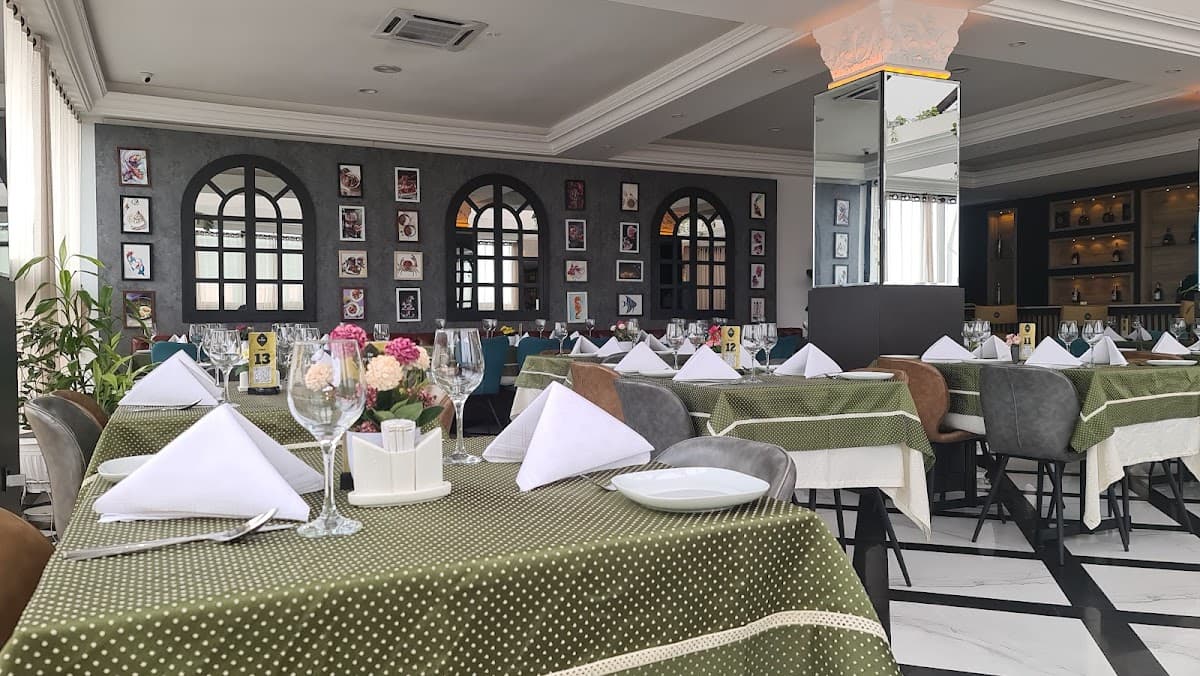 THE IVY LEAGUE RESTAURANT & LOUNGE gallery 2